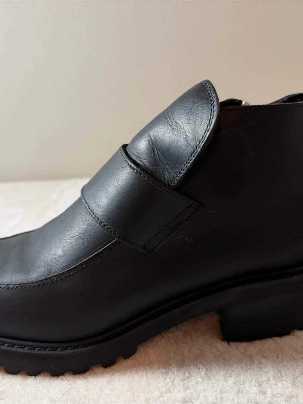 Skechers Women’s  Black Leather Slip-On Chelsea Boots